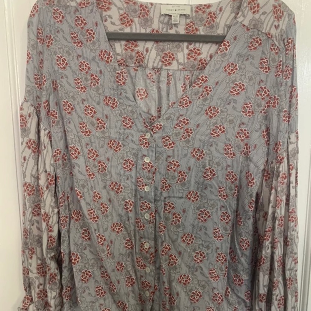 Women’s Lucky Brand long sleeve top size medium